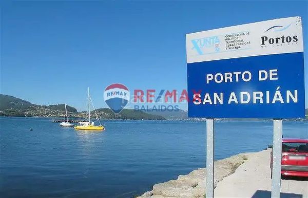 Foto c464db1e-425b-48ac-b1b0-2d0694d0e25b. Casa amb aparcament a Vilaboa