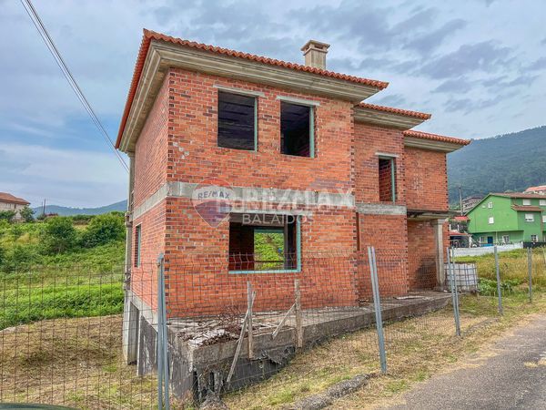 Foto 9b5490b8-95fb-4af2-9f6b-46824c91b8de. Chalet en Vilaboa