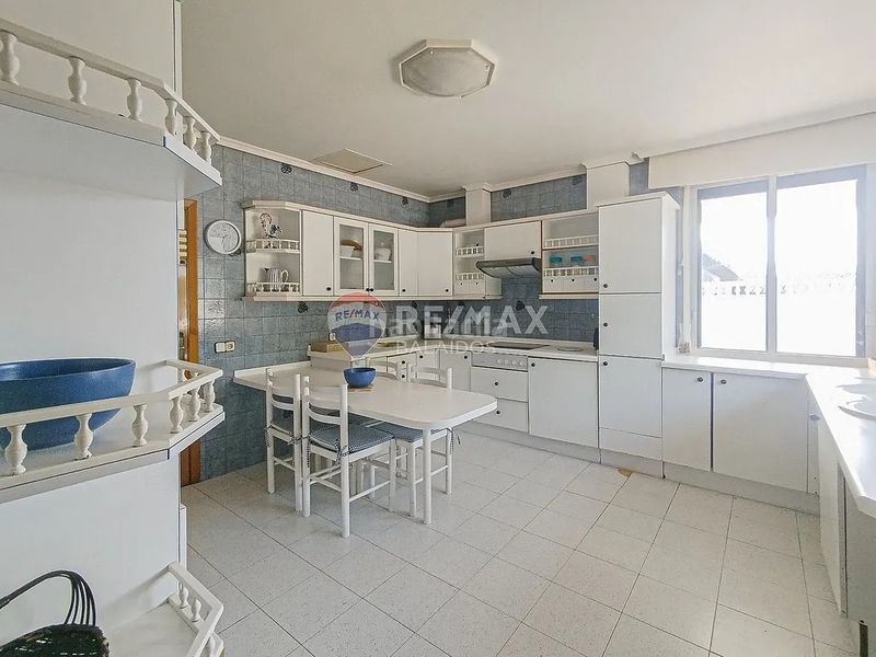 Foto 5a4a6f19-11de-4a31-95ed-b3d72d563240. Casa amb xemeneia calefacció aparcament piscina a Tomiño