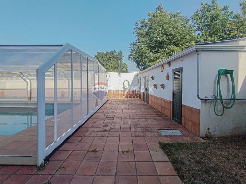 Foto c908da02-fb33-4455-b910-0629d787176d. Casa amb xemeneia calefacció aparcament piscina a Tomiño