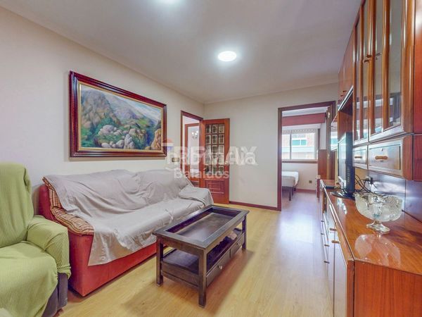 Foto 760912e8-487e-4c31-b4d6-015d5d8f9ae2. Pis amb calefacció aparcament a Berbés - Peritos Vigo