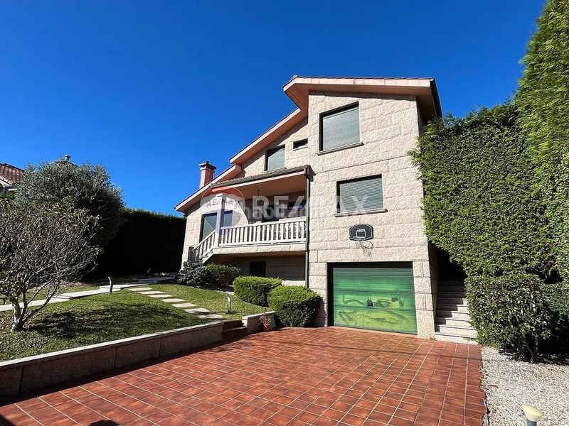 Foto 0a448033-7715-4cca-9599-52c0ddf1e1a6. Casa amb xemeneia calefacció aparcament piscina a Tui