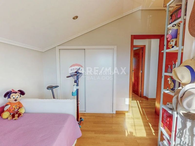 Foto 59e304d5-0cbd-4dd3-968e-3e3fde6b0a73. Casa amb xemeneia calefacció aparcament piscina a Tui