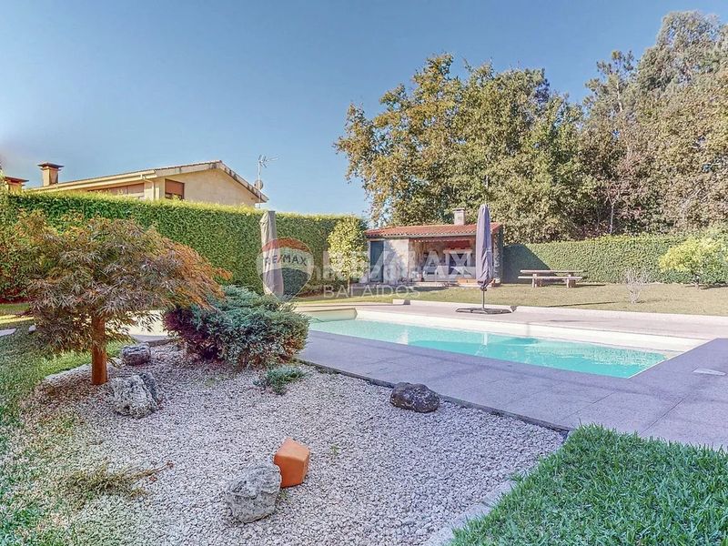 Foto 60911334-ed16-424c-9172-401ae413c676. Casa amb xemeneia calefacció aparcament piscina a Tui