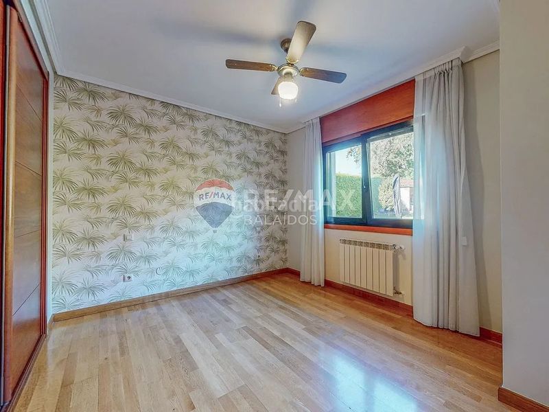 Foto 9dfc1b9d-417c-436c-a991-9a6c7b8f1a04. Casa amb xemeneia calefacció aparcament piscina a Tui