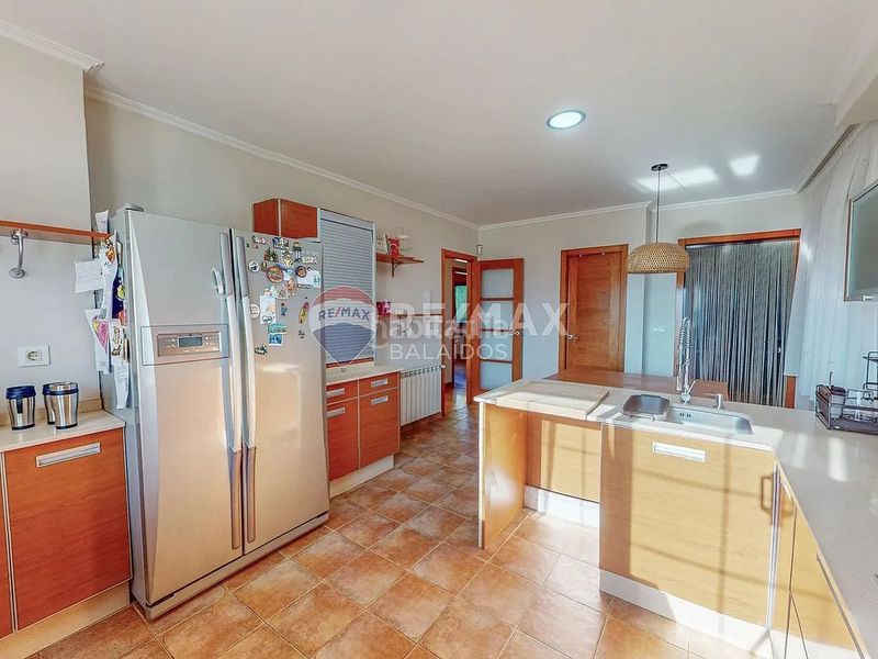 Foto af1f713e-c9ad-495b-97a1-0c07b99af8d3. Casa amb xemeneia calefacció aparcament piscina a Tui