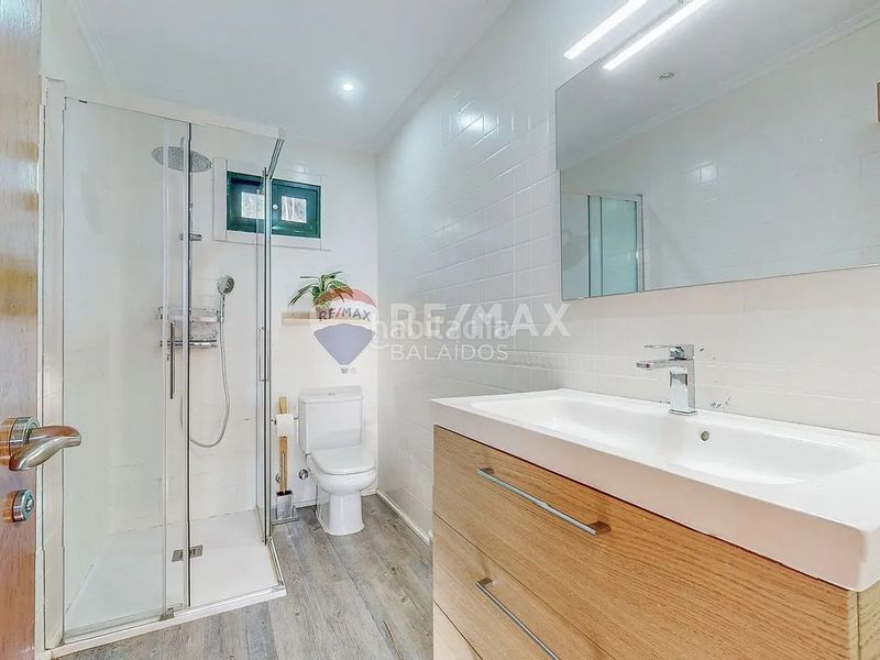 Foto dd8f7d1c-76b8-433c-a593-06a5a848efdd. Casa amb xemeneia calefacció aparcament piscina a Tui