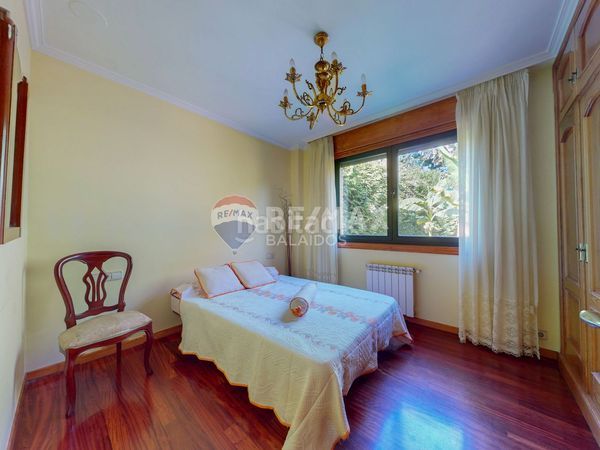 Foto ce5451d5-564f-40fb-8622-5f738b9b8ced. Casa amb xemeneia calefacció aparcament piscina a Gondomar