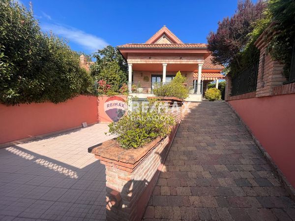 Foto fcb1ed61-d91e-472d-b3ff-f6ec444f4b13. Casa amb xemeneia calefacció aparcament piscina a Gondomar