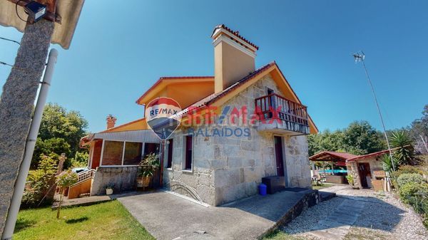 Foto b27061fb-d13d-4801-b38e-4bd0c9042100. Xalet amb calefacció aparcament piscina a Ponteareas