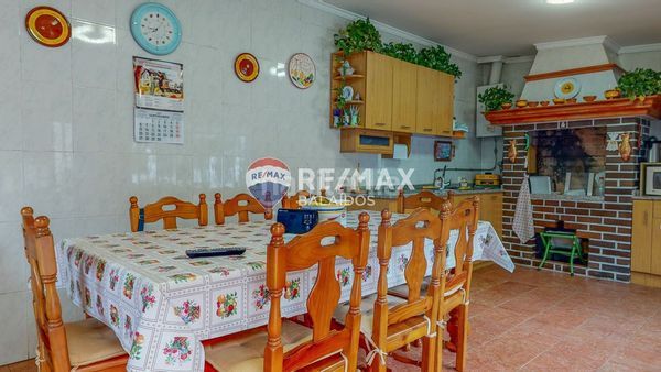 Foto d424633c-c855-4d4f-946c-9e4adf624a01. Casa amb calefacció aparcament a Ponteareas