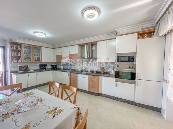 Foto f7caeabf-113d-497a-bf86-af6e93e05607. Casa amb calefacció aparcament a Ponteareas