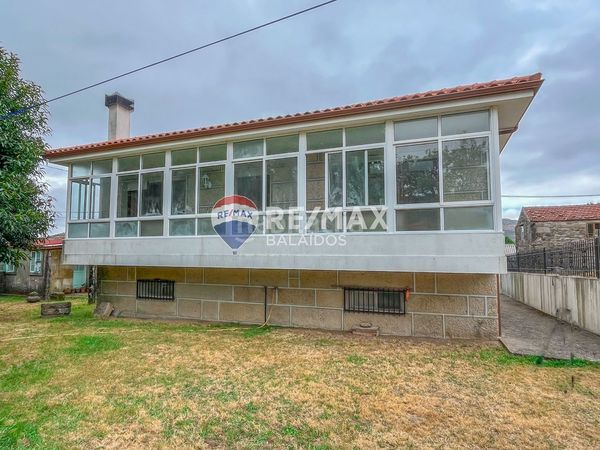 Foto 1e54823f-048b-40d4-ade3-1e4f68ebe267. Casa amb aparcament a Covelo (O)