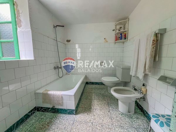 Foto 346f97fa-6e43-4724-a171-1b13f5a41e95. Casa amb aparcament a Covelo (O)
