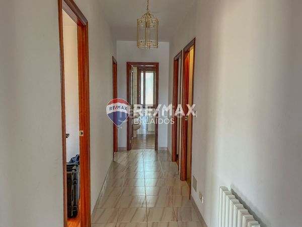 Foto 9b05a641-4061-48f7-b54f-a594cdeaf454. Casa amb aparcament a Covelo (O)