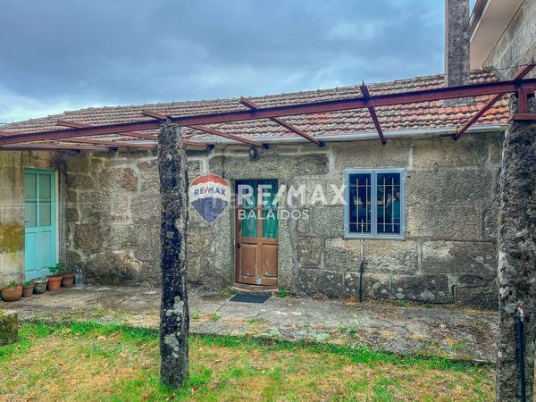 Foto b64f0912-bd24-41be-bcb0-6ed192516846. Casa amb aparcament a Covelo (O)