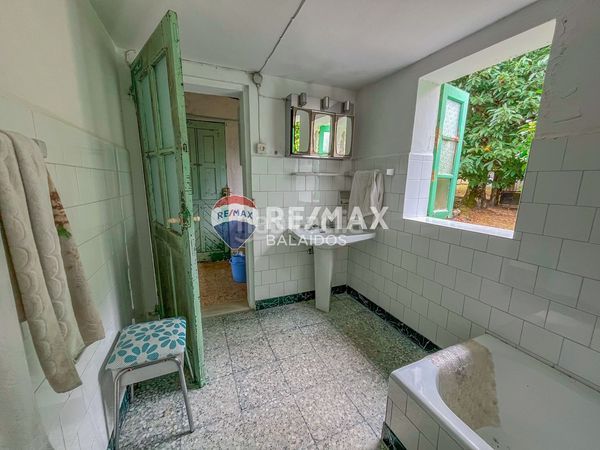 Foto ba24867c-5cbb-4d3f-a7ad-0877c2ba78a3. Casa amb aparcament a Covelo (O)