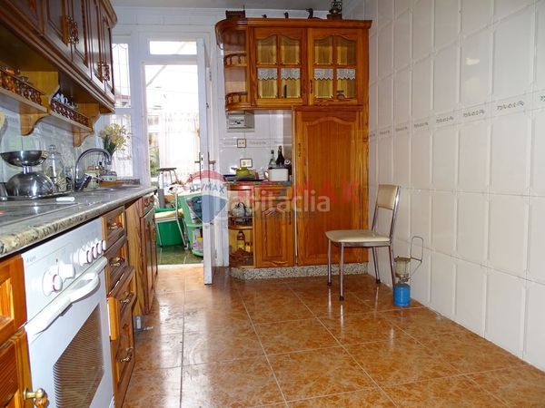 Foto 126fe08a-e56e-41f0-bcba-4dac405da4b1. Casa a Lavadores Vigo
