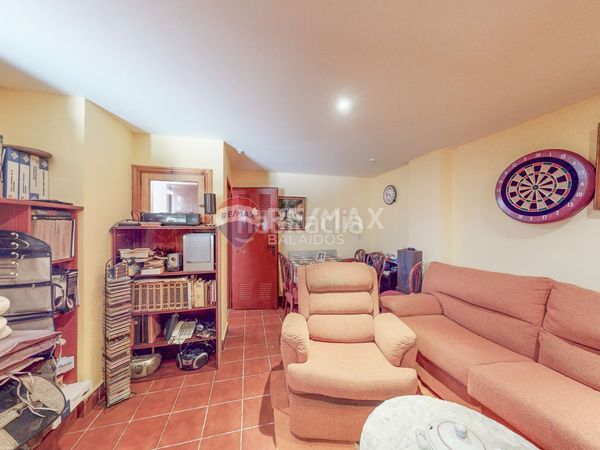 Foto 04c39c1e-e794-4761-9938-eb9cd81116a9. Casa a piñeiro 13a a Gondomar