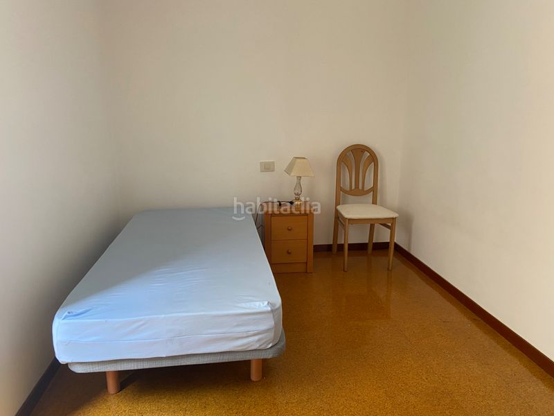 Foto f28cf2d1-26c3-4918-8ef7-4e41a666aab7. Casa adosada en Lavadores Vigo