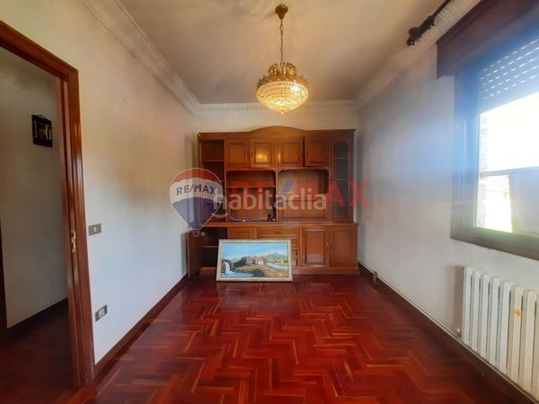 Foto 4ff43168-a437-4f4d-8614-a886d47eebfa. Chalet en Valadares - Beade Vigo