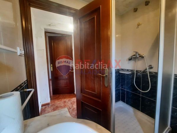 Foto 192b6609-757d-4414-b0c8-300b28cb876d. Xalet amb aparcament a Valadares - Beade Vigo