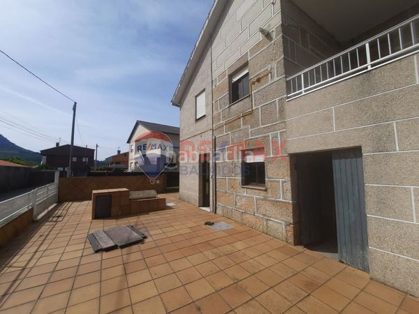 Foto 409970ce-e852-483f-a7e4-4f2536bd5951. Xalet amb aparcament a Valadares - Beade Vigo