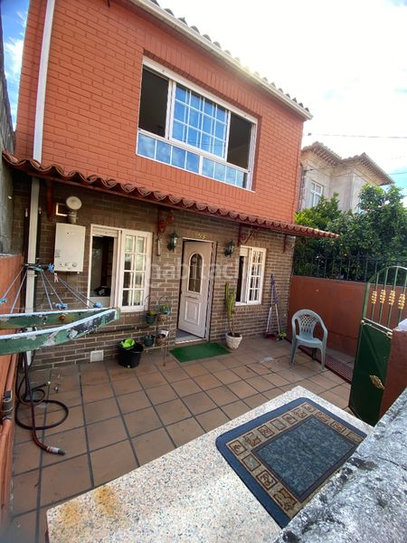 Foto 0eab504b-23bb-40b8-8570-9af0a0652200. Casa adossada a Teis Vigo