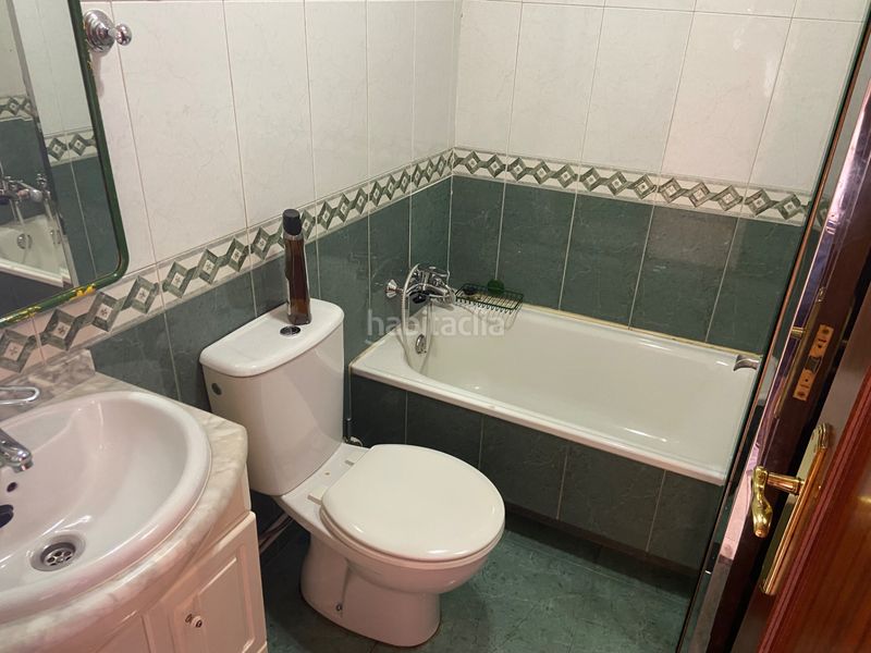Foto 2a57fb19-2336-4d89-a71b-7ce5e8f9beeb. Casa adossada a Teis Vigo