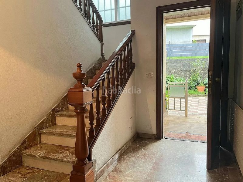Foto 03c315f9-73a6-4bf0-b7e5-71b23a43f79d. Casa amb aparcament a Valadares - Beade Vigo