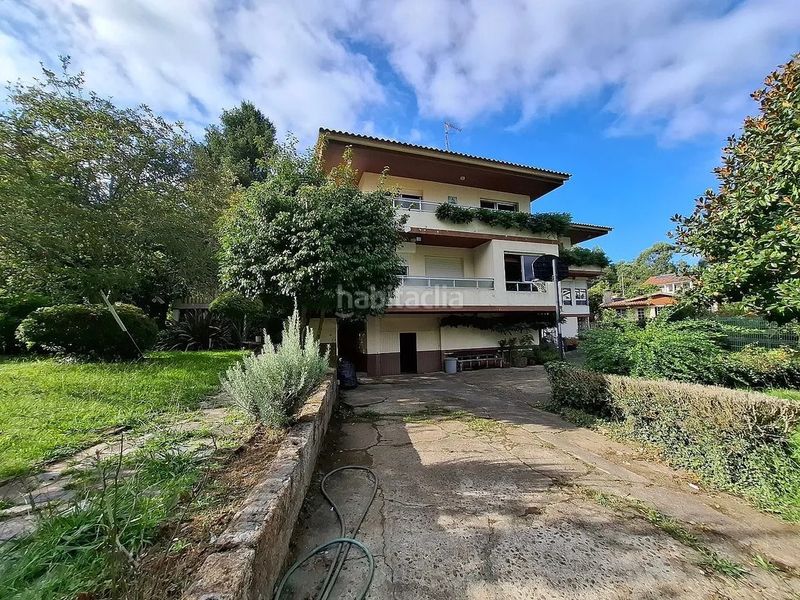 Foto 5cb53c42-da9d-41e2-b0e8-8fa7a15d6dca. Casa amb aparcament a Valadares - Beade Vigo