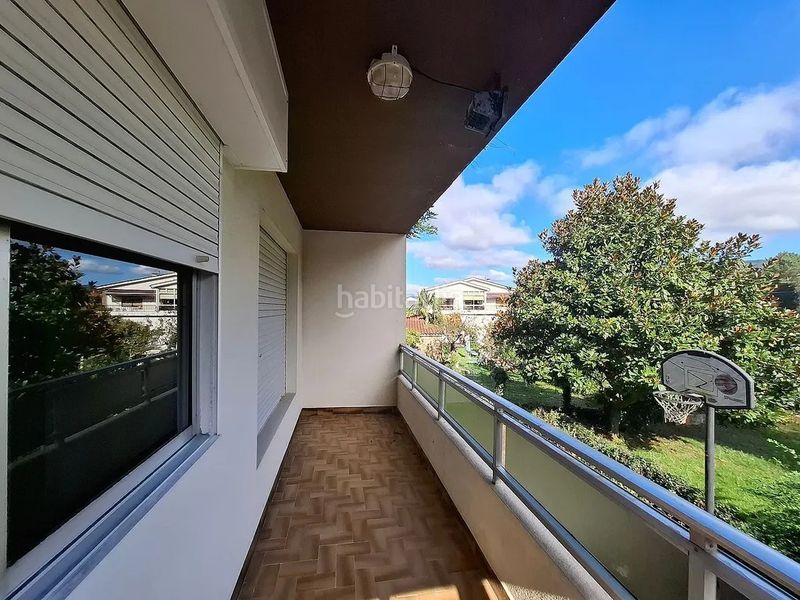 Foto 5f79ff46-12b9-42fd-ad9c-55fbc4e6e905. Casa amb aparcament a Valadares - Beade Vigo