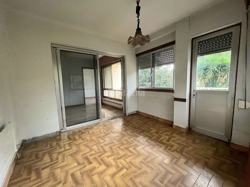 Foto 99c77e44-3b62-4849-94f7-4a5f8835e0cc. Casa amb aparcament a Valadares - Beade Vigo