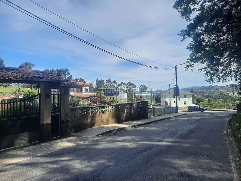 Foto 9a6c037a-d380-40b5-9ab9-50011d4c610d. Casa amb aparcament a Valadares - Beade Vigo
