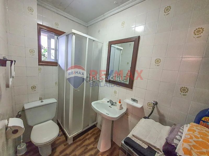 Foto cf8d96ae-ffeb-421c-a529-f9e949e1a36e. Casa amb aparcament a Valadares - Beade Vigo