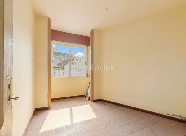 Foto a45ecb64-7fda-4333-991c-e3371820aff8. Edificio en Porriño (O)