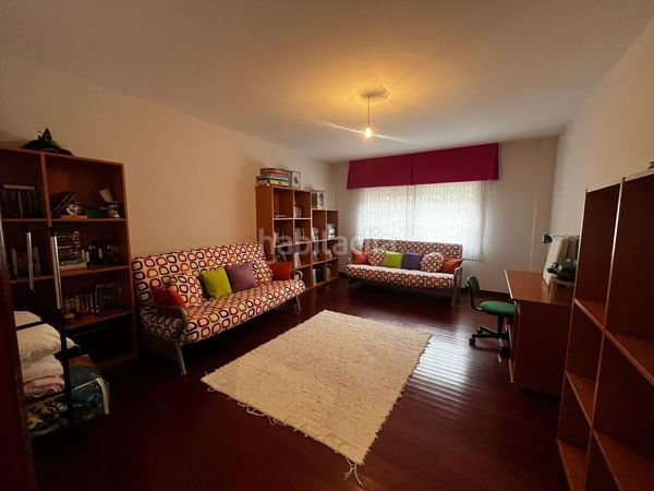 Foto 09a593d0-c880-4343-a6df-142791bce18a. Edificio en Guarda (A)