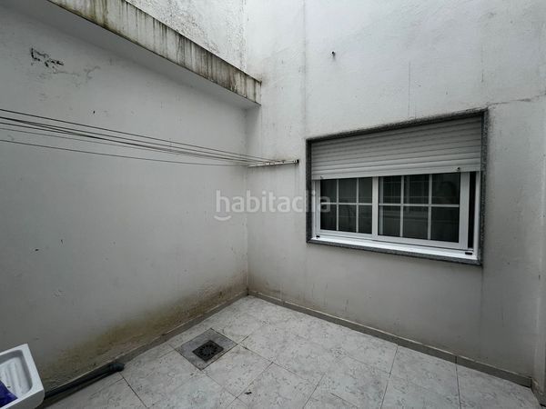Foto d837ec64-eebe-40ac-a47c-807b26cb8744. Edificio en Guarda (A)