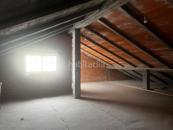 Foto f80b7764-3b89-4b5b-b252-b1357a92ea99. Edifici a Guarda (A)