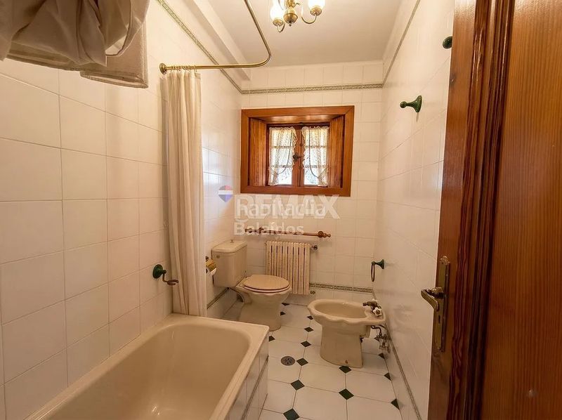 Foto 4e27e1d5-0cd5-45bd-9bdb-92f10170886f. Casa amb xemeneia calefacció aparcament piscina a Tui