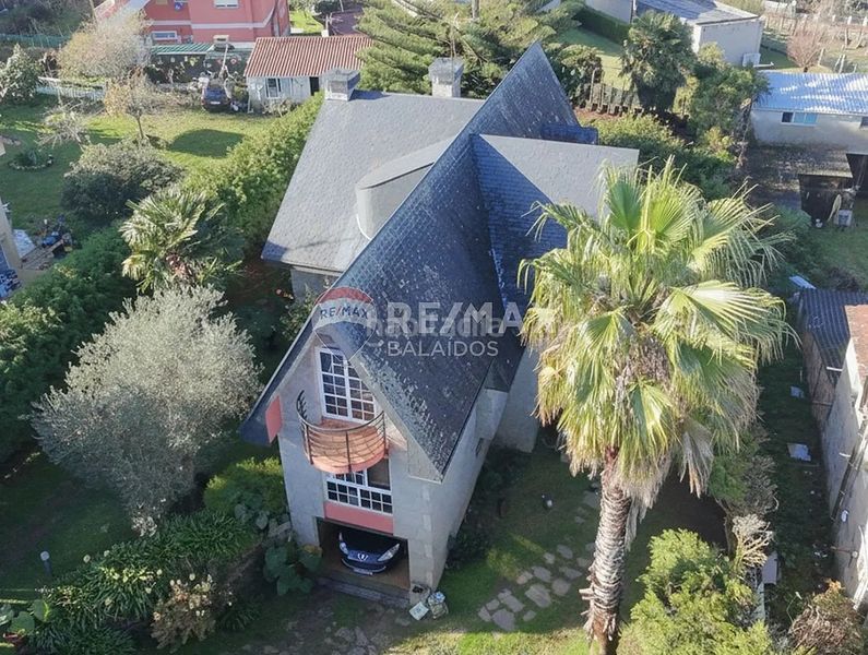 Foto 5f061ad3-8cf7-4052-895c-90f31e8e1d82. Casa amb calefacció aparcament a Comesaña - Matamá Vigo