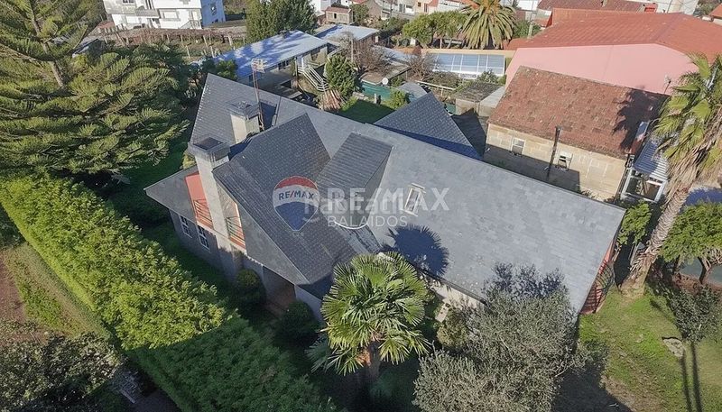 Foto ad8a0e64-9eb8-4b22-9e7b-32edeecf464a. Casa amb calefacció aparcament a Comesaña - Matamá Vigo