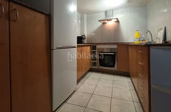 Foto 45d089dd-9f66-4b98-929f-760d848deb8b. Casa adossada a Guarda (A)