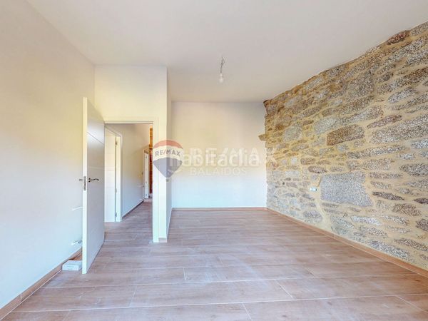 Foto 5725c289-8b00-4bca-a880-602db6101408. Casa a Cenlle