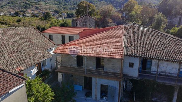 Foto bcd46e0a-6147-4d82-b8b4-86ca219105e6. Casa a Cenlle