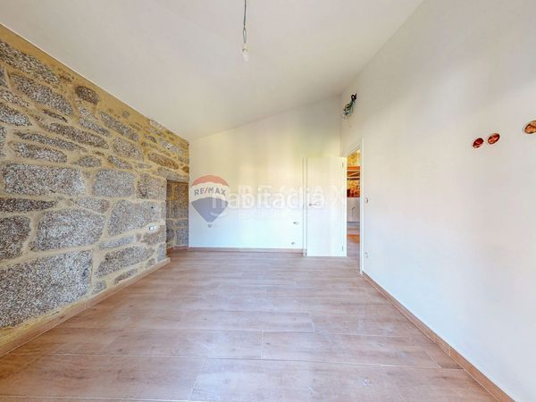 Foto f874b441-67ea-454b-9f0d-5cb36fbfd70b. Casa a Cenlle