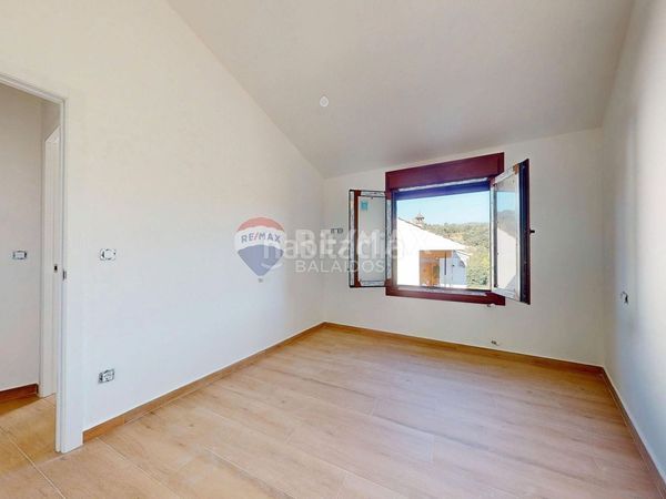 Foto 59c31daa-f15d-4b3f-b561-a5f48a3dea14. Casa a Cenlle