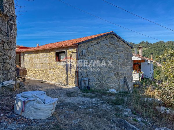 Foto ea61240c-d0f0-4cae-bd01-8c5f51d003e1. Casa a Cenlle