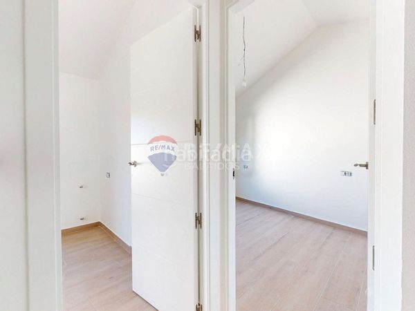 Foto f8487f1c-82c7-4da4-9ce8-331a48983ad8. Casa a Cenlle