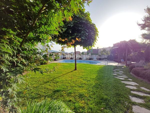 Foto f3d490c4-47af-4766-8478-9e19bc9114f4. Chalet en Teis Vigo